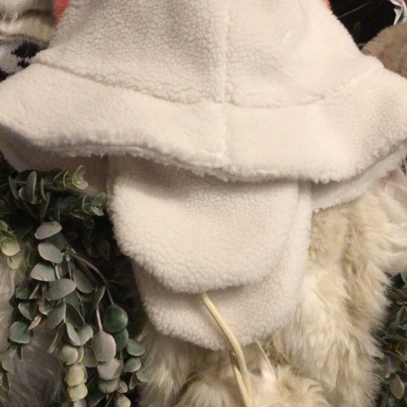 Wyeth cream faux fur sheep trapper hat - Picture 5 of 5